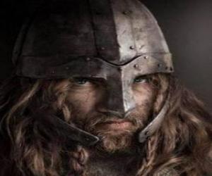 Puzzle Viking πρόσωπο με μουστάκι και τη γενειάδα και ένα κράνος